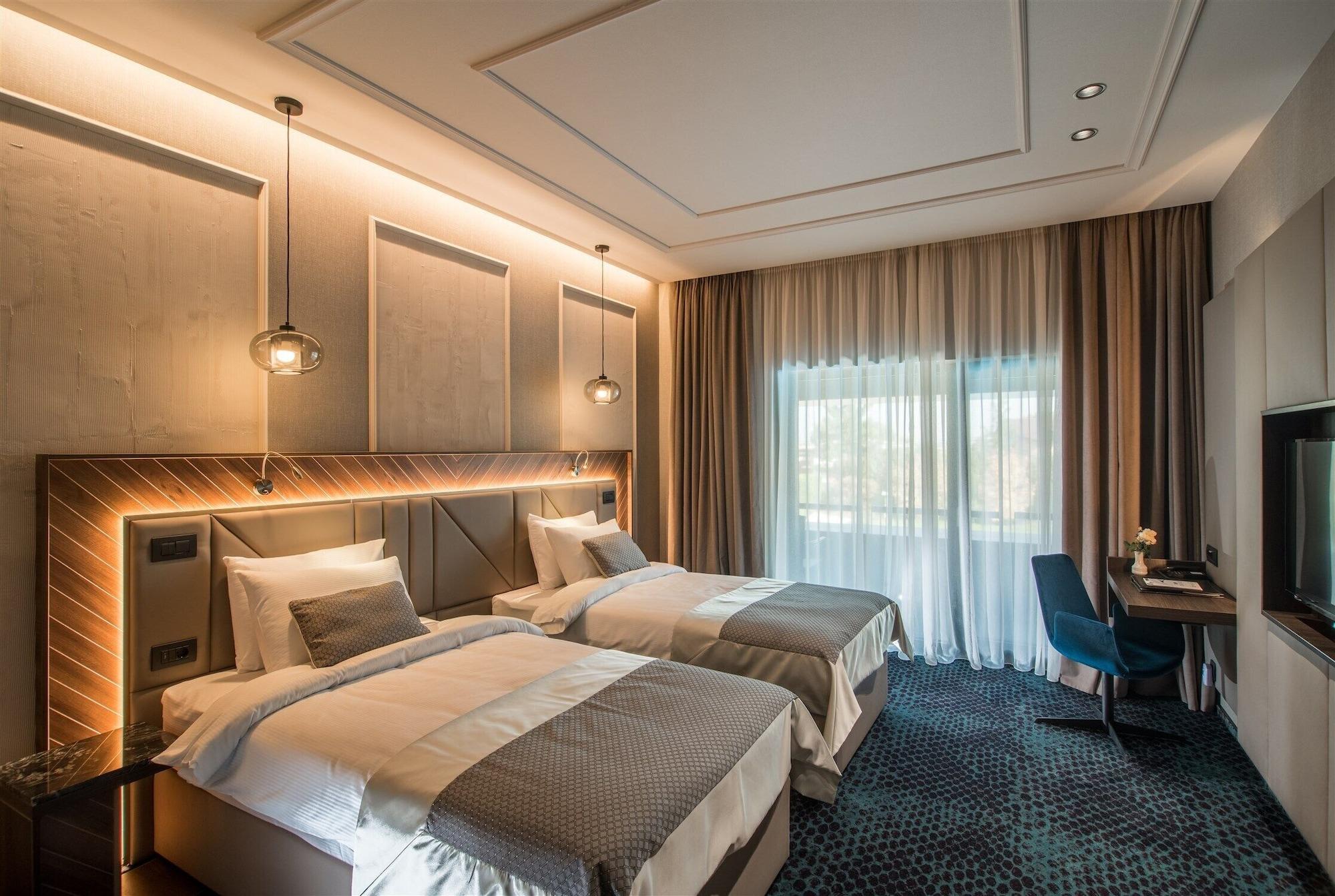 Sky Blue Hotel & Spa Paulesti  المظهر الخارجي الصورة
