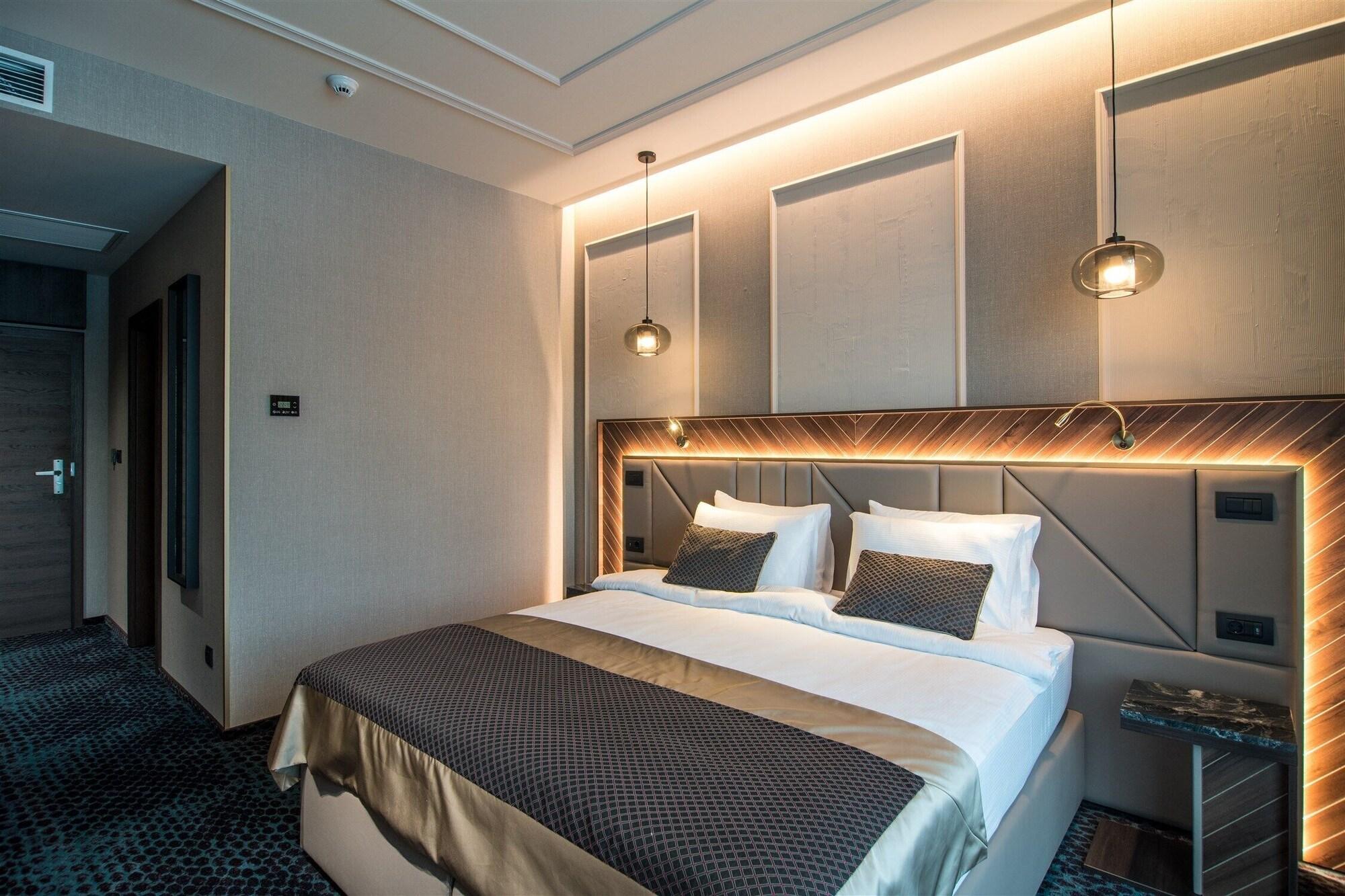 Sky Blue Hotel & Spa Paulesti  المظهر الخارجي الصورة