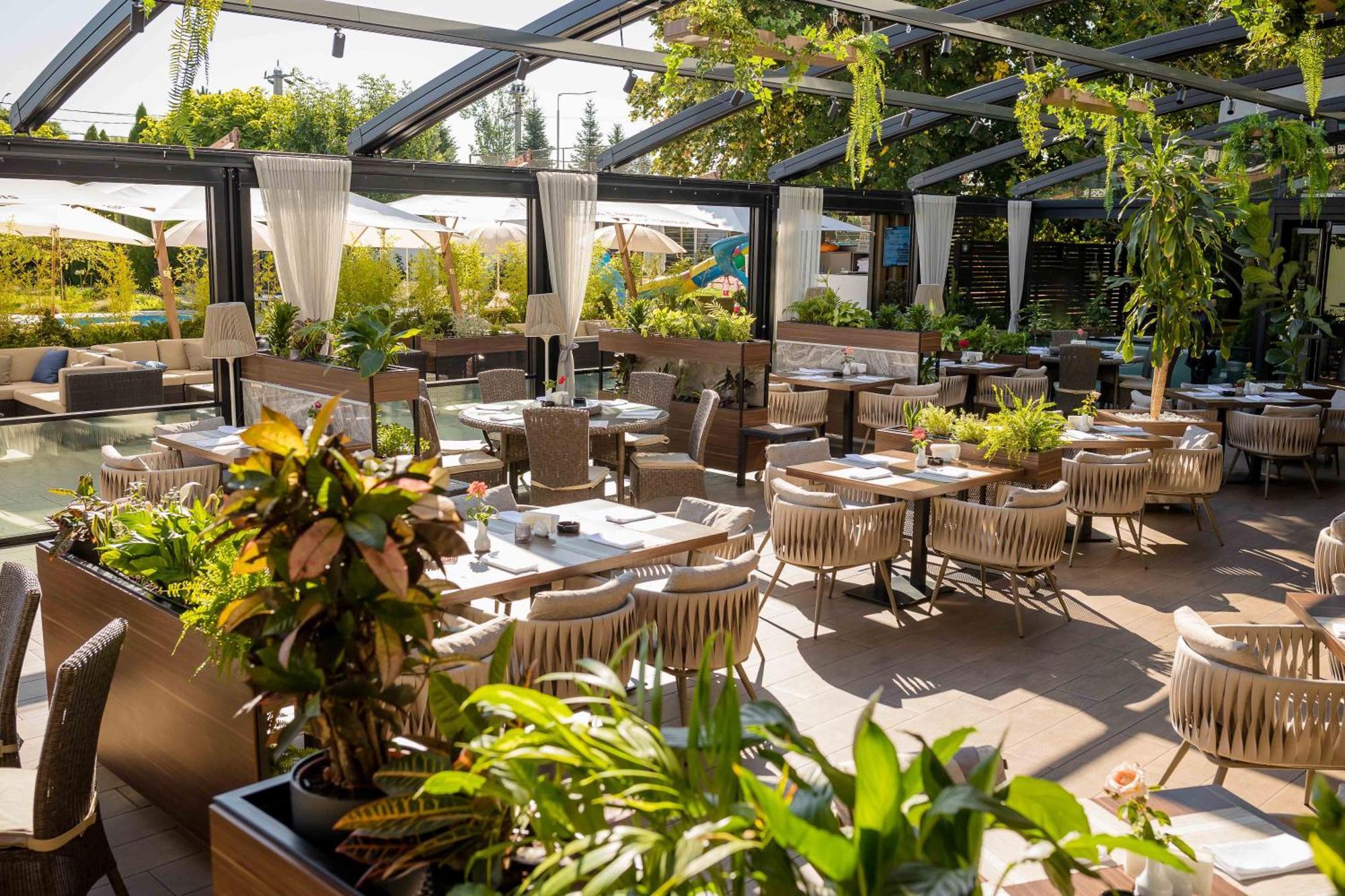 Sky Blue Hotel & Spa Paulesti  المظهر الخارجي الصورة