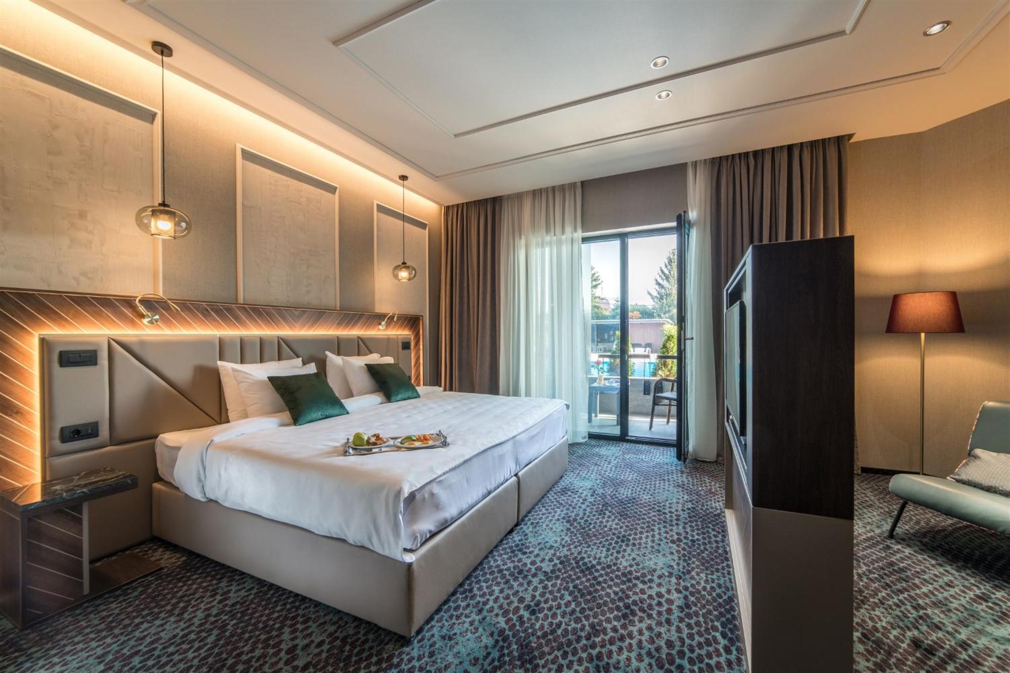 Sky Blue Hotel & Spa Paulesti  المظهر الخارجي الصورة