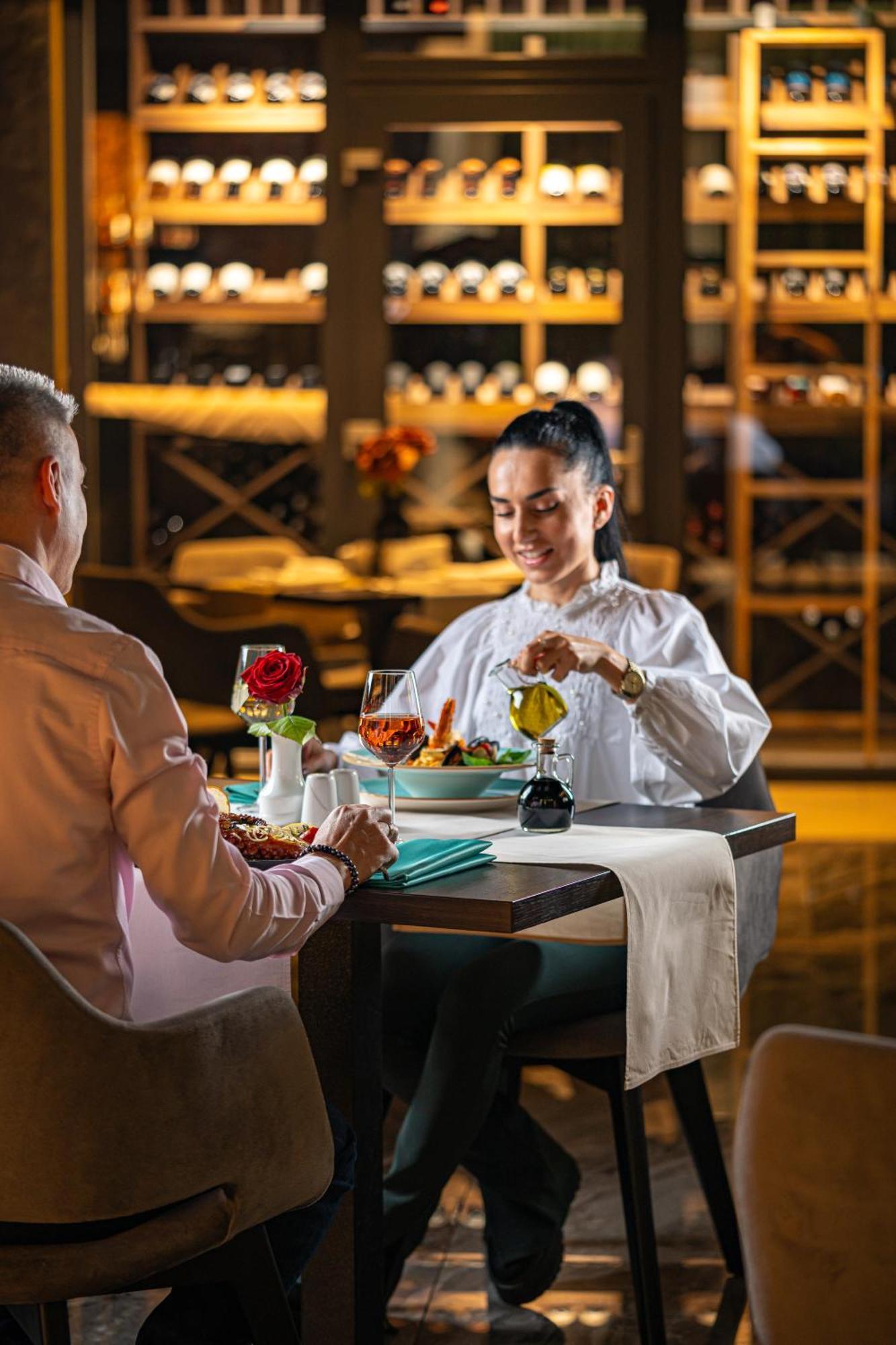 Sky Blue Hotel & Spa Paulesti  المظهر الخارجي الصورة