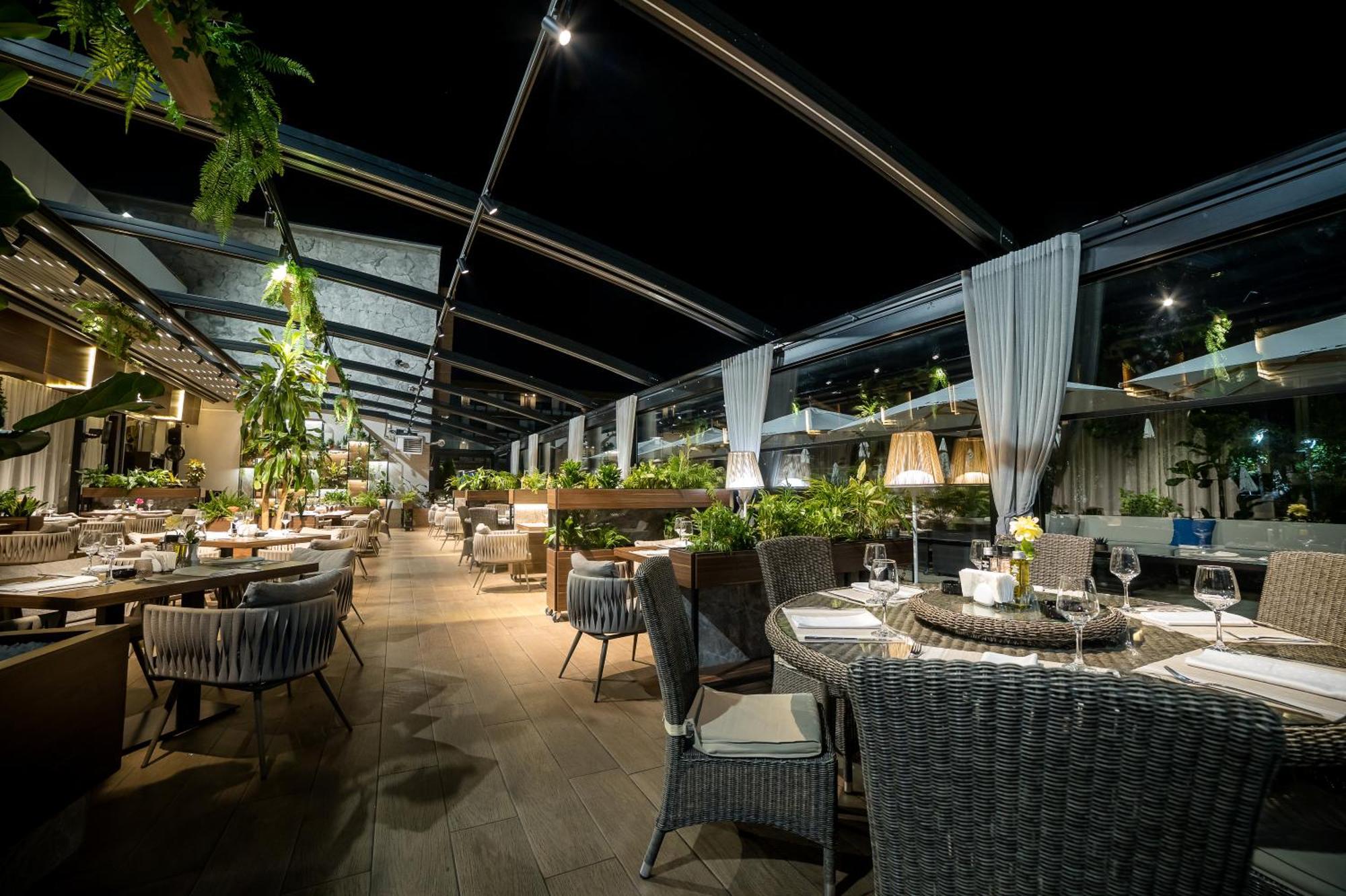 Sky Blue Hotel & Spa Paulesti  المظهر الخارجي الصورة